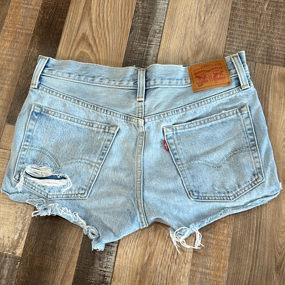 Levi’s 501 jean shorts, size 27